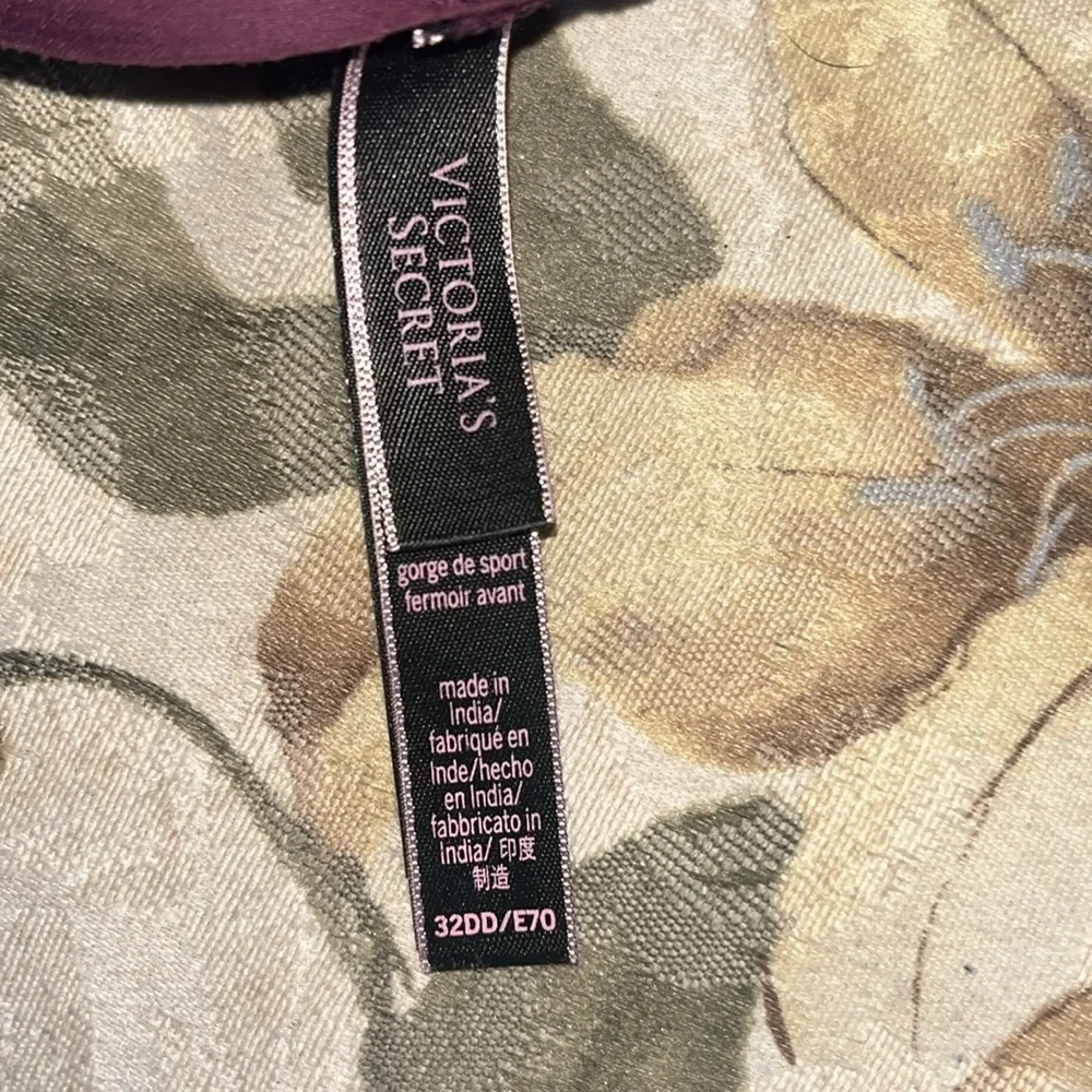 VICTORIAS SECRET Knockout Front Close Support Bra Top - Picture 9 of 9